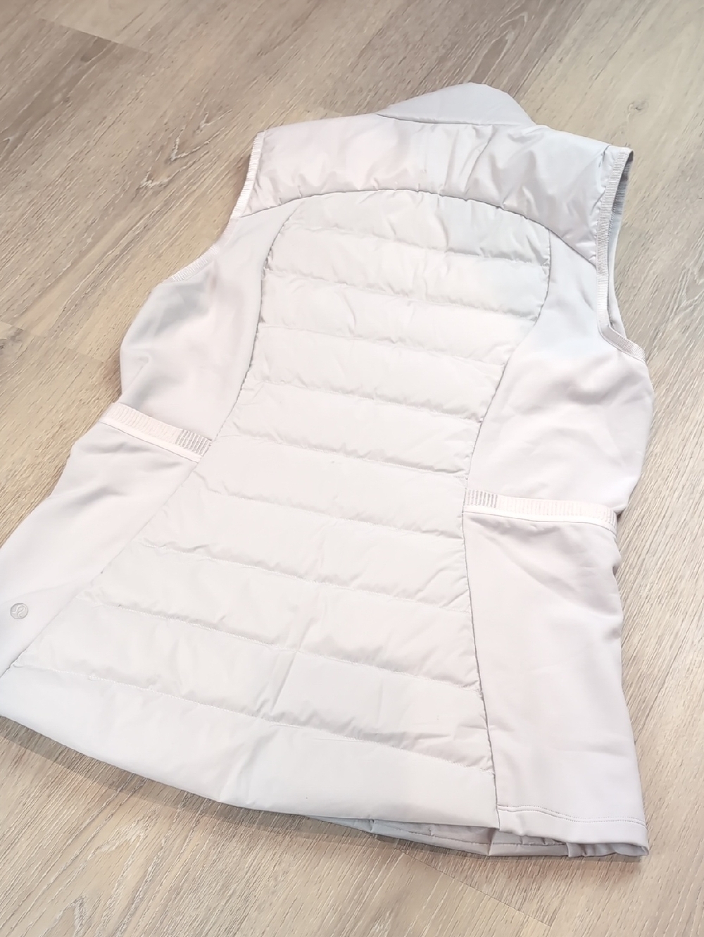 Lululemon Down For It All Vest - Chrome Size 10 - Picture 11 of 11